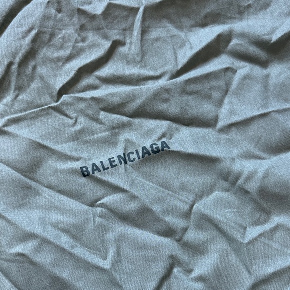 Light Blue Denim Shoulder Bag with Silver Chain - Picture 3 of 5